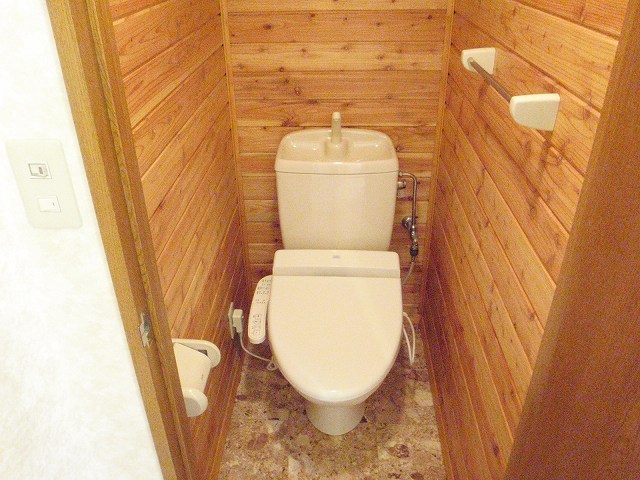 ファミーユK&Aのトイレ写真