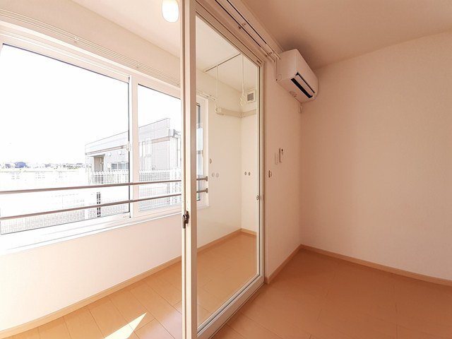 その他部屋・スペース　サンルーム。雨の日や冬でも安心して洗濯物が干せます！