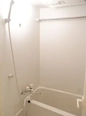 バス・シャワールーム　※別部屋参考写真