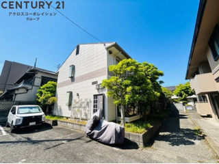建物外観　敷地内に駐車場あります♪