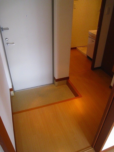 玄関　※別号室参考写真