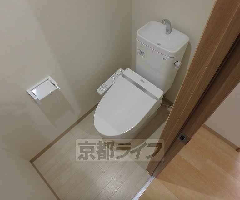 トイレ　ウォシュレット付きトイレです。