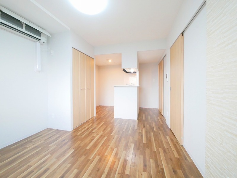居室・リビング　温かみのある内装のお部屋です♪