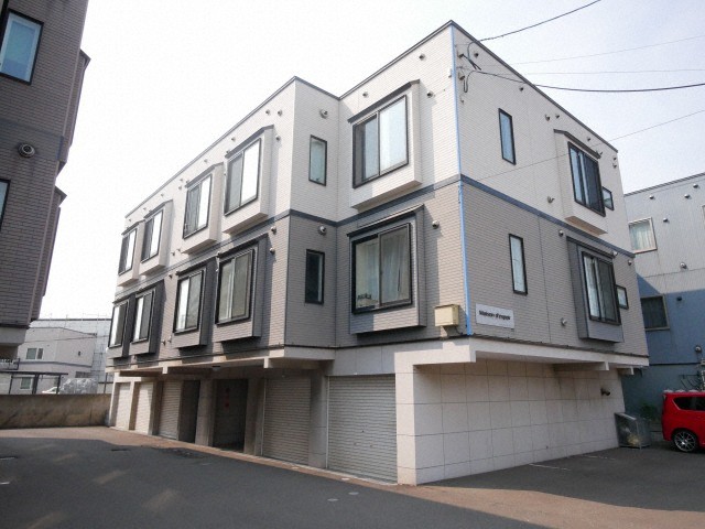 建物外観　☆物件名【メゾンエスポワール】とお伝えください！