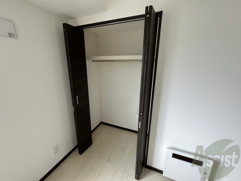 収納　寝室の収納です。部屋がすっきり片付きます。