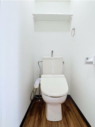 京王線 千歳烏山駅 徒歩2分 3階建 築30年のトイレ写真