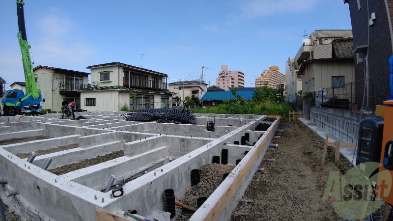 玄関　建設中