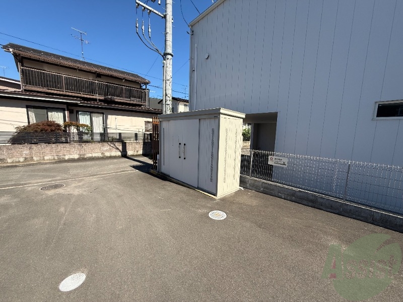 駐車場　ゴミ置き場その他