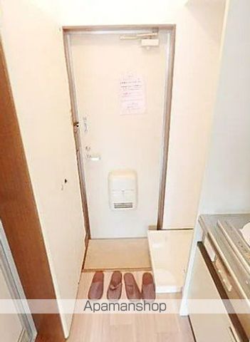 中野イーストハイムの玄関写真