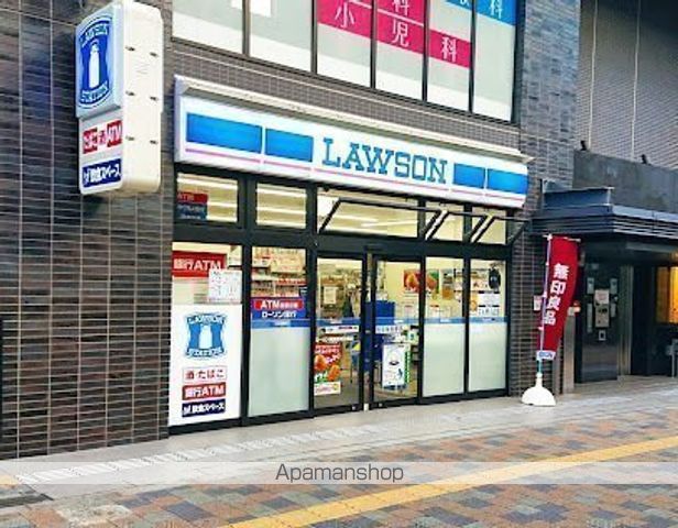 コンビニ　ローソン東新宿明治通店（コンビニ）まで656m