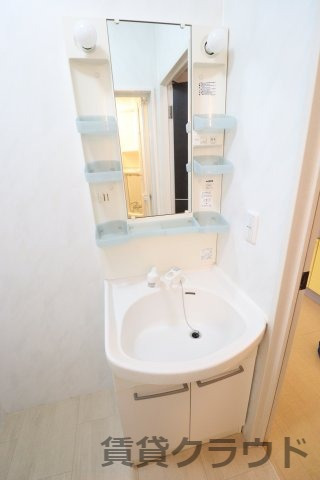 洗面設備　お出かけ前の身だしなみは、しっかりチェック！