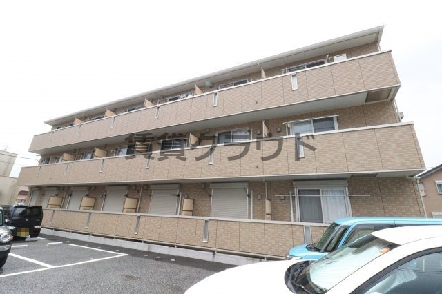 建物外観　タイル調の外観は、高級感がありますよね！