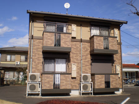 建物外観　南向きで日当たり良好です☆