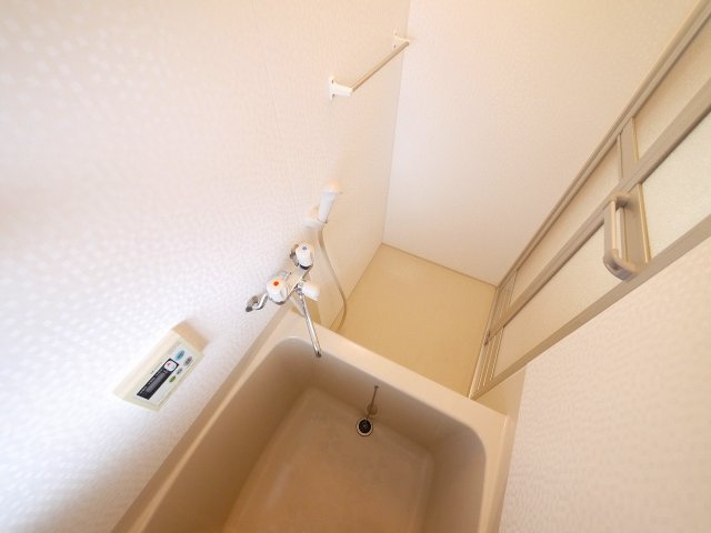 バス・シャワールーム　落ち着いた空間のお風呂です