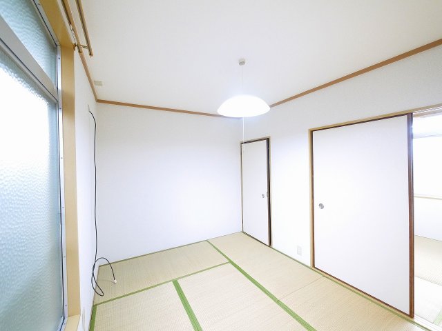 居室・リビング　明るい和室です。