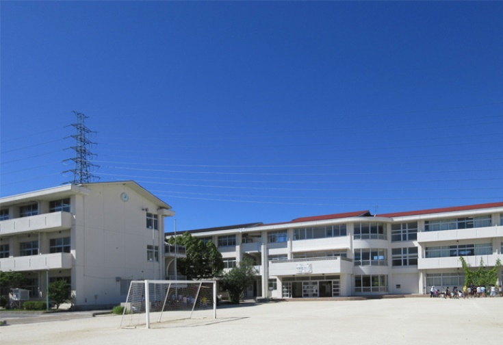 小学校　四條畷市立田原小学校（小学校）まで918m