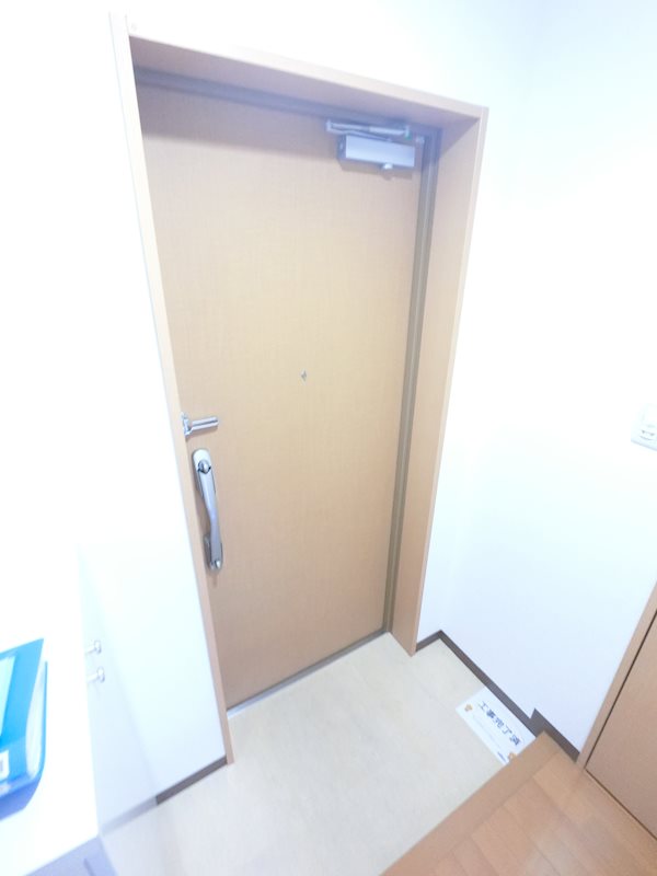 ＪＲ南武線 武蔵中原駅 徒歩10分 6階建 築16年の玄関写真