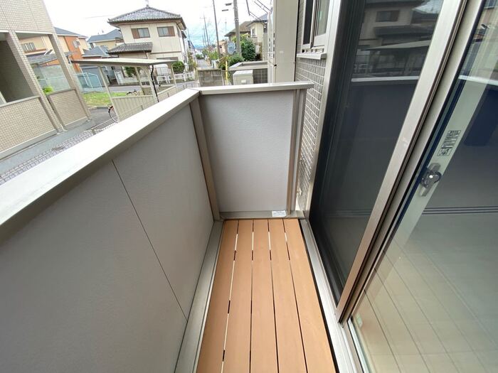 バルコニー　南側なので陽当たり良く洗濯物はすぐに乾きます。