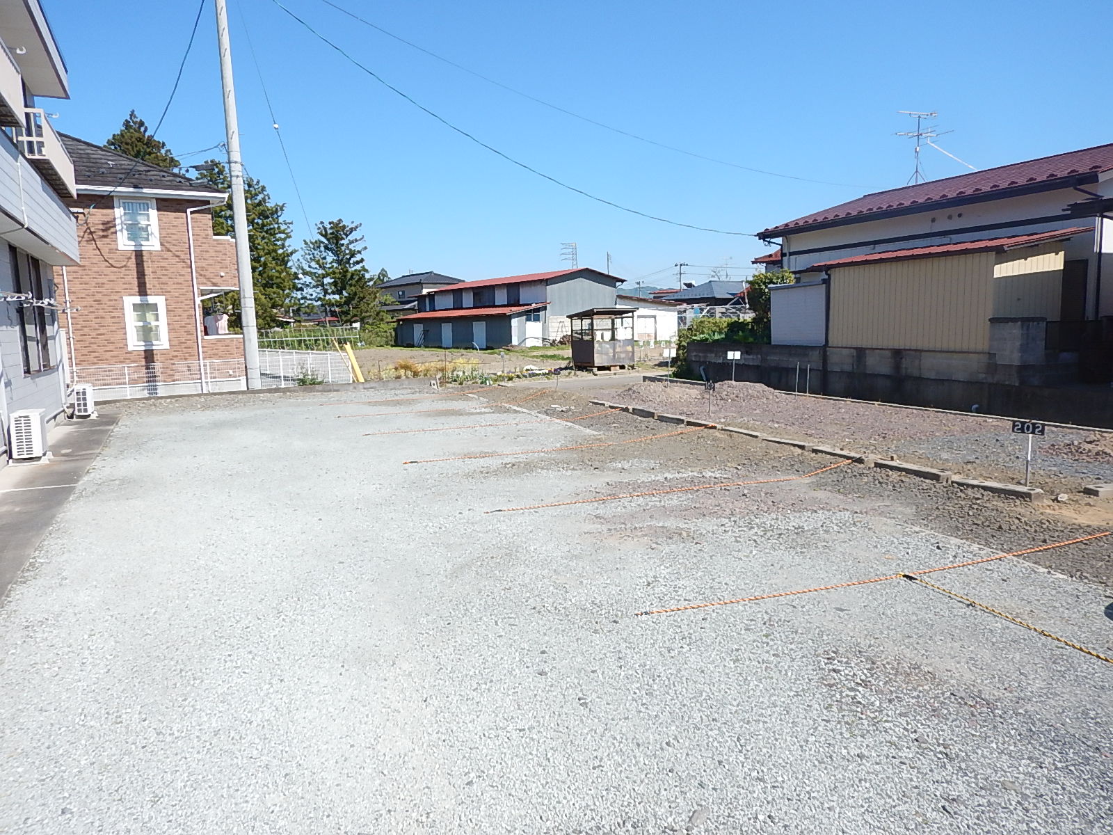 【高橋　ハイツの駐車場】