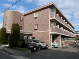 【八尾市東本町のマンションの建物外観】