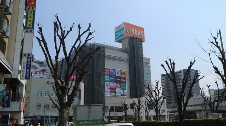 【八尾市東本町のマンションのショッピングセンター】