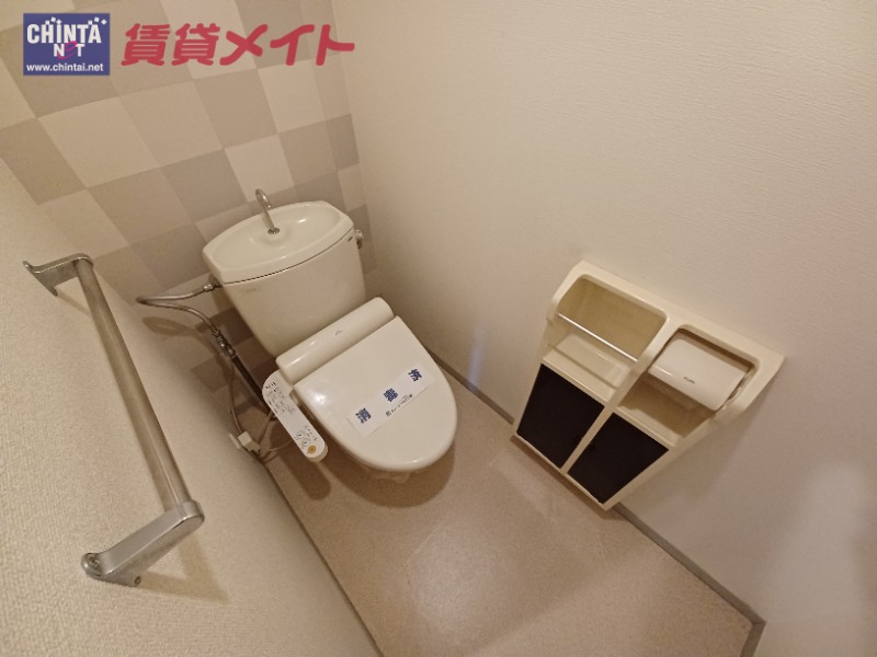 【津市久居東鷹跡町のアパートのトイレ】