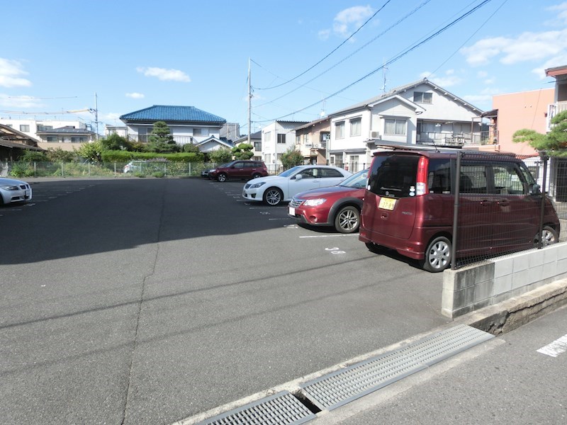 【福山市吉津町のマンションの駐車場】