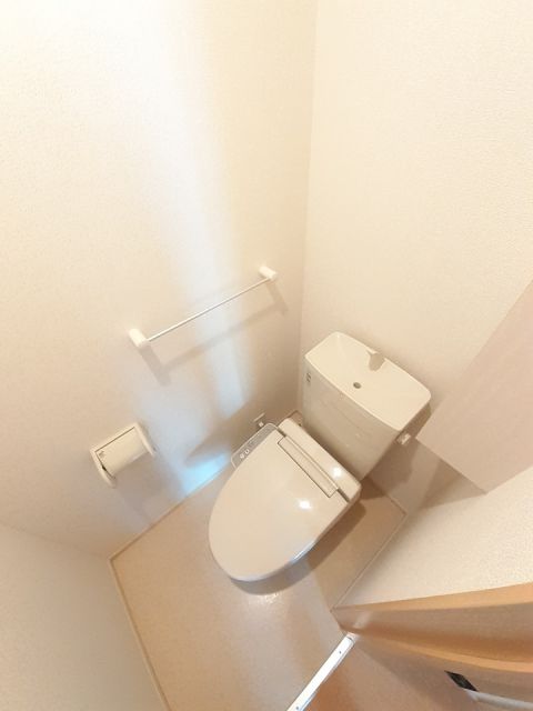 【熊本市西区小島のアパートのトイレ】