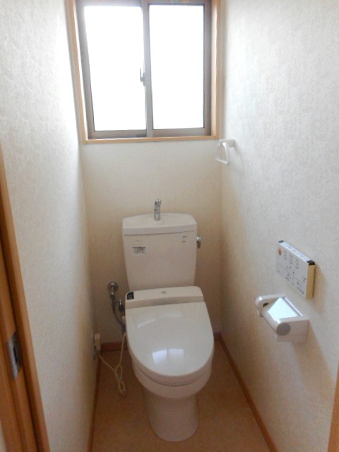 トイレ　ウォシュレット付き♪