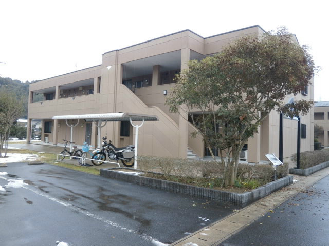 エル・ガーデン壱番館(飯盛町)の建物外観