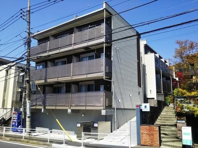 横浜市青葉区つつじが丘のマンションの建物外観