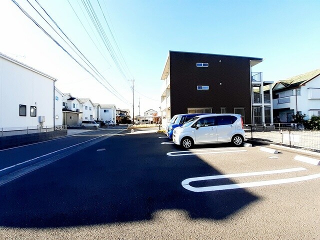 【深谷市緑ケ丘のアパートの駐車場】