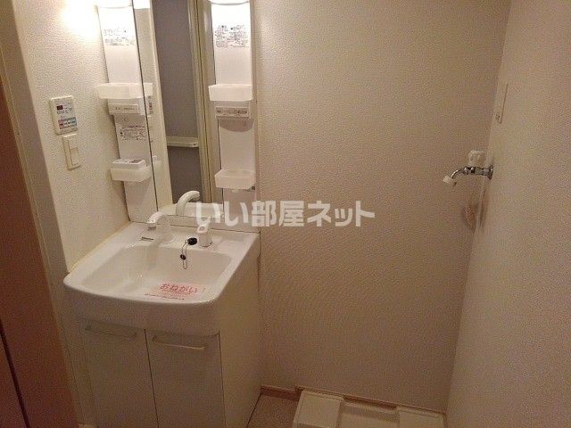 【高崎市上中居町のマンションの洗面設備】