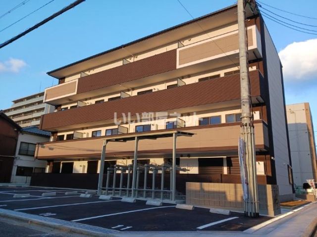 岸和田市藤井町のアパートの建物外観