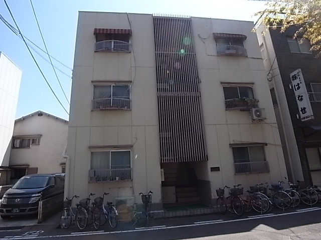 【尼崎市杭瀬本町のマンションの建物外観】