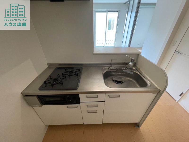 キッチン　※写真は別号室です