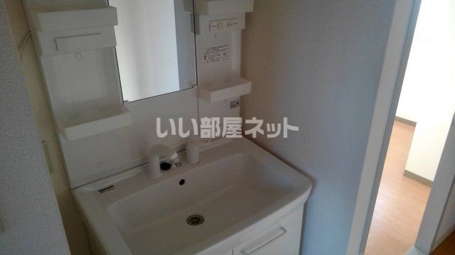 【岩出市西野のマンションの洗面設備】