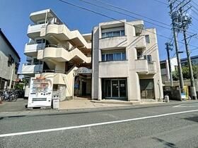 カレッジタウンウィングの建物外観