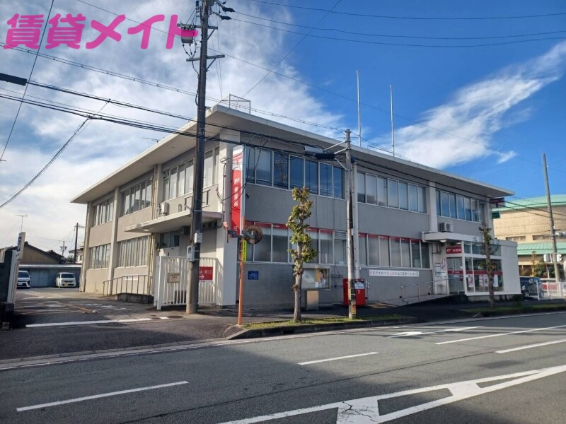 【津市川方町のアパートのドラックストア】