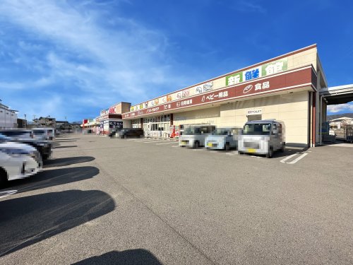 【高知市北新田町のマンションのドラックストア】