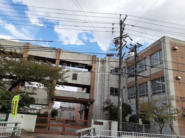 【名古屋市中川区上高畑のアパートの小学校】