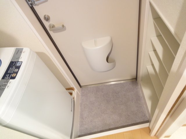 玄関　同物件別号室の写真