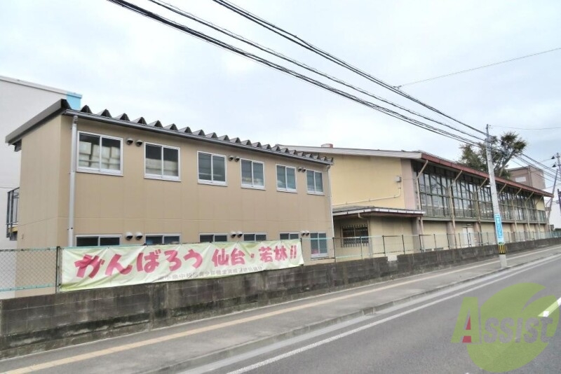 中学校　仙台市立南小泉中学校（中学校）まで808m