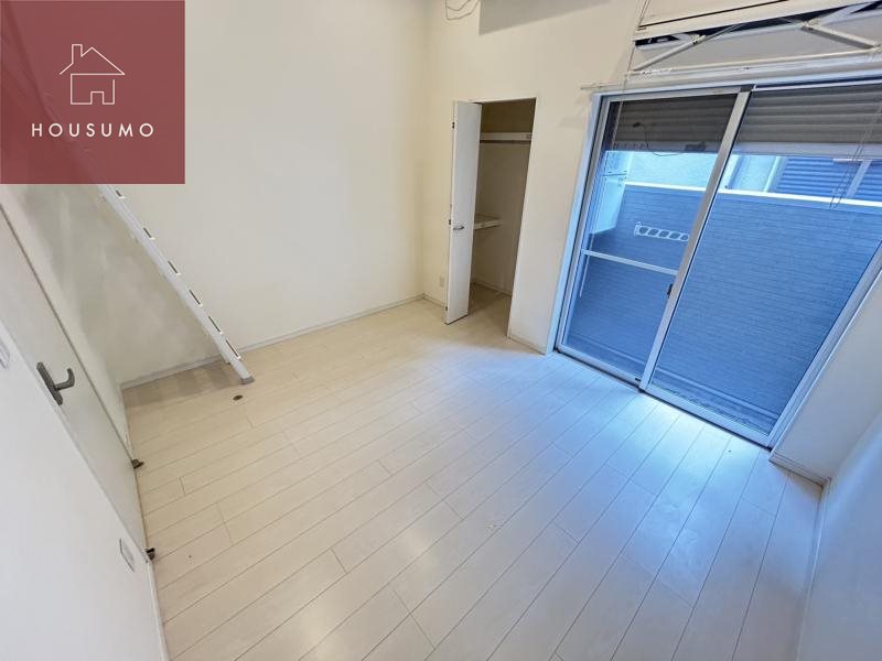 居室・リビング　こちらのリビングで趣味の時間をお楽しみください