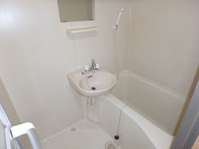 バス・シャワールーム　洗面台付きユニットバス　イメージ