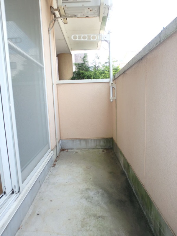 バルコニー　南東向きで日当たり良好　イメージ