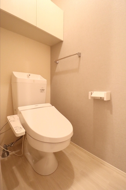 トイレ　温水洗浄便座