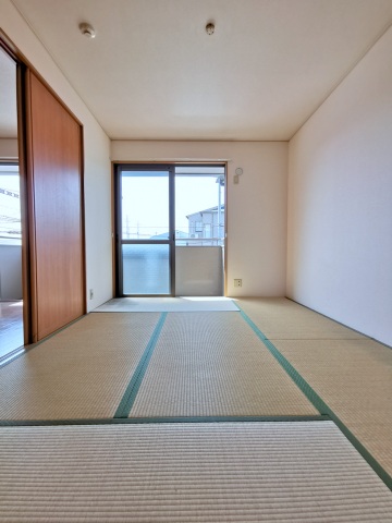 その他部屋・スペース　南向きで明るい和室