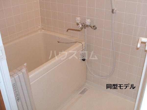 セザンヌ前芝の風呂写真