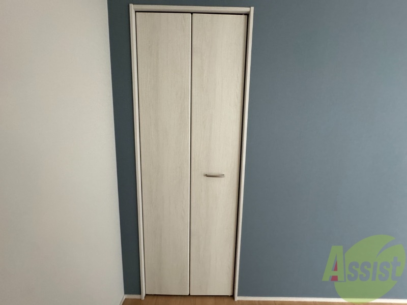 収納　洋室のクローゼット。広さは十分そうです。